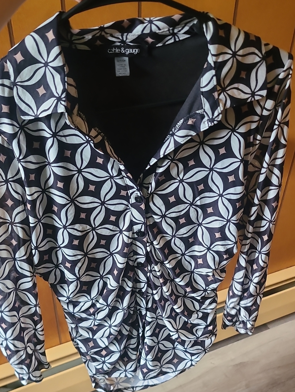 Cable & Gauge Navy and White Geometric Twist-Front Blouse